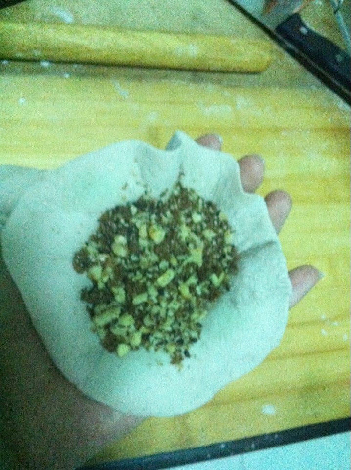 红糖核桃饼步骤6