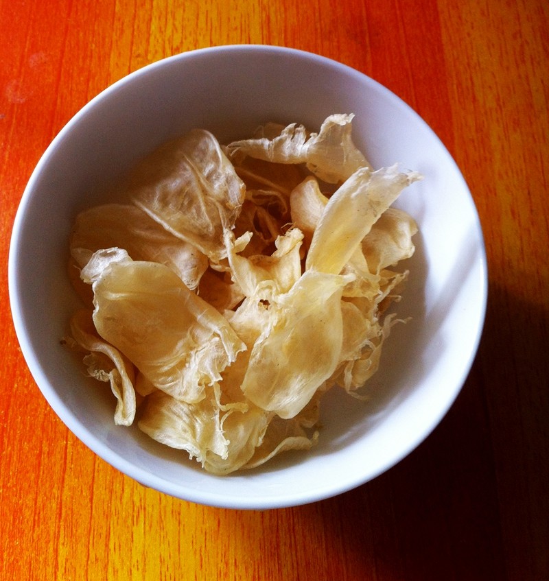 鱼胶瘦肉汤步骤1