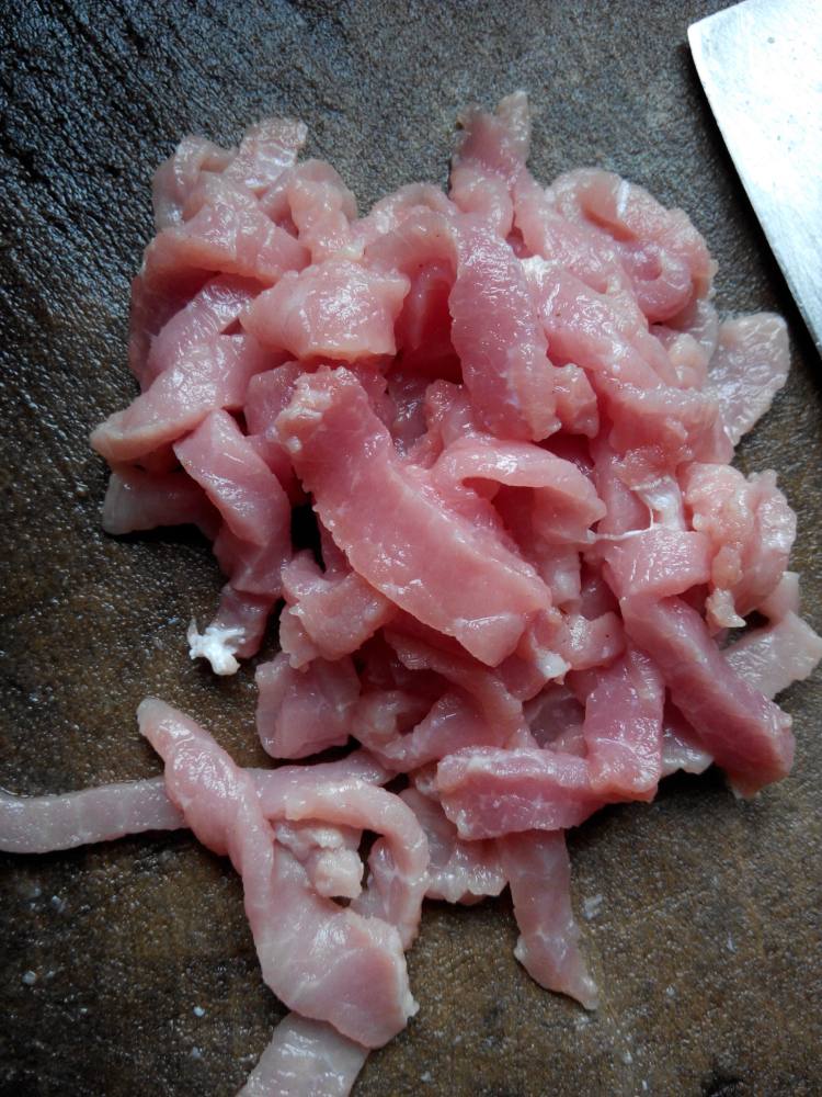 土豆木耳炒肉丝步骤3