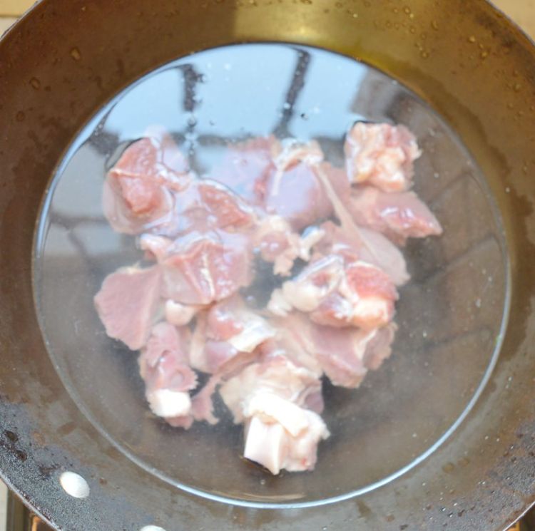 胡萝卜焖羊肉步骤2