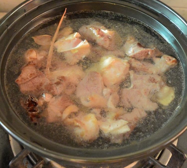 胡萝卜焖羊肉步骤7