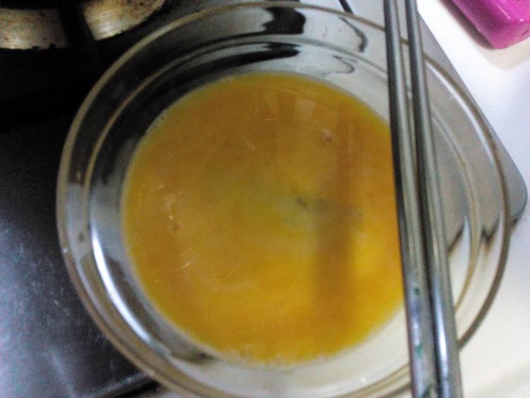菠菜炒鸡蛋皮步骤3