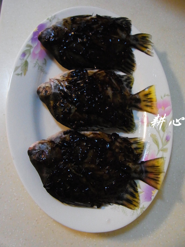 豉汁蒸金鼓鱼步骤2