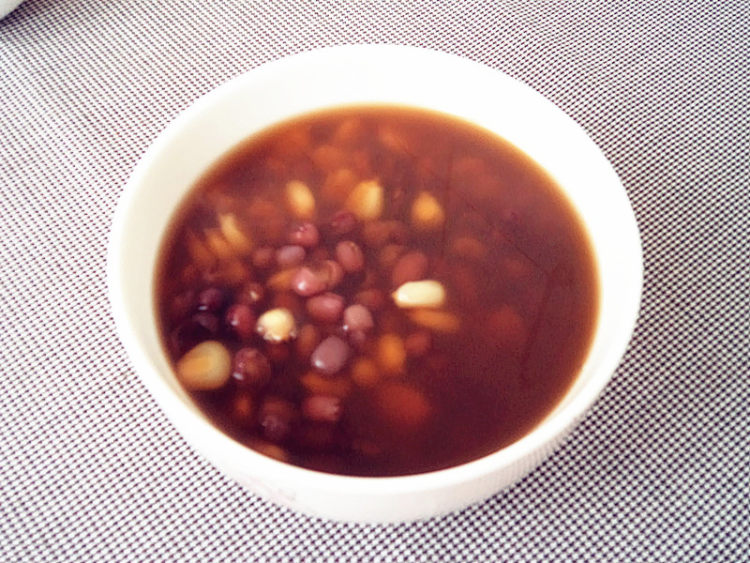 玉米莲藕红豆汤步骤9
