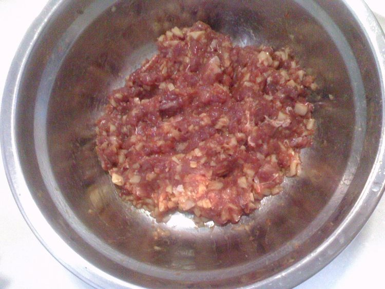 藕丁蒸肉饼步骤1