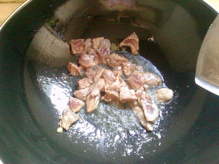 洋葱炒牛肉步骤5