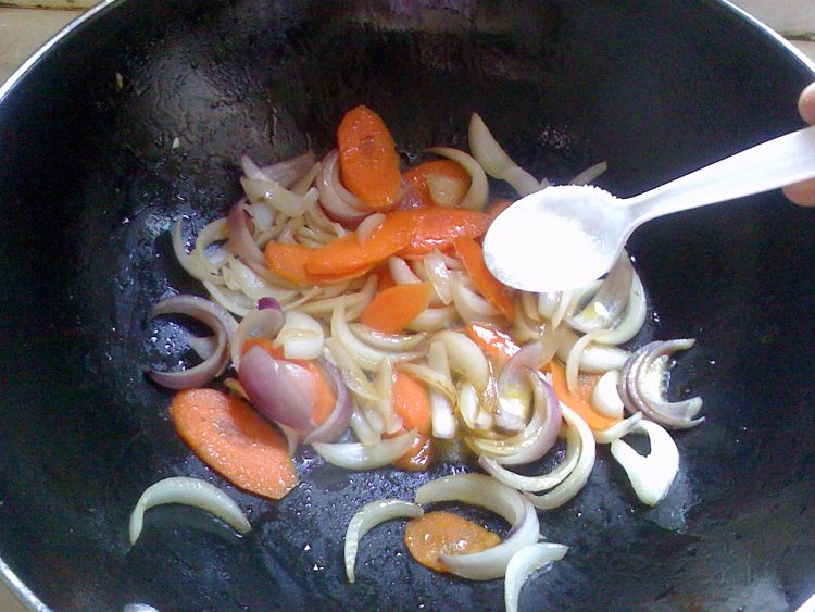 洋葱炒牛肉步骤8