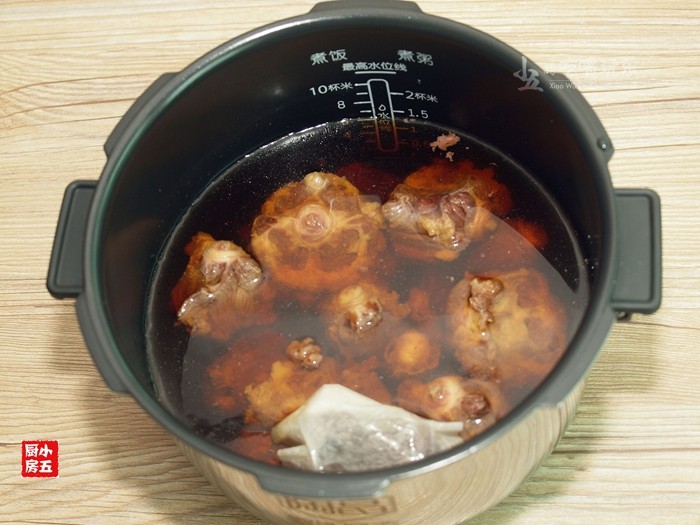 牛尾玉米煲步骤6