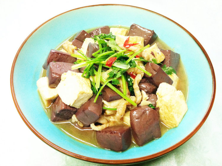 肉丝豆腐煮猪红步骤9