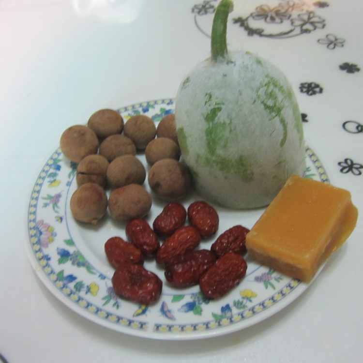冬瓜桂圆煮红枣步骤1