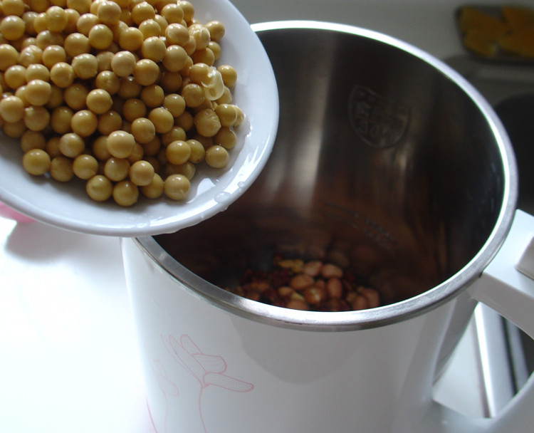 花生红枣豆浆步骤9