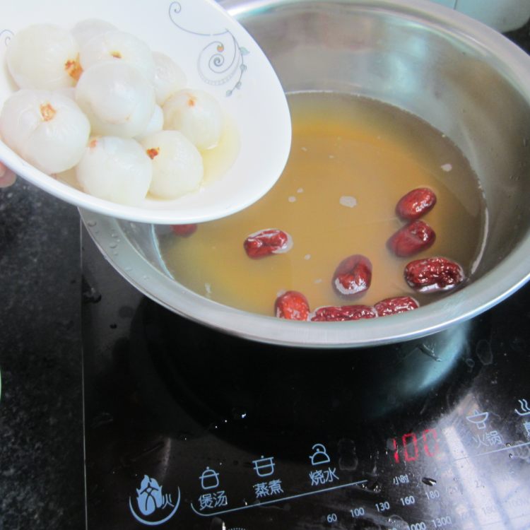 红枣荔枝煮汤圆步骤6