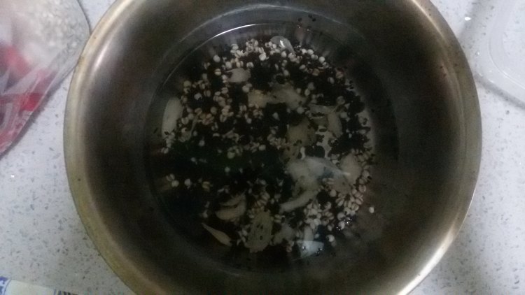 黑豆粥步骤2