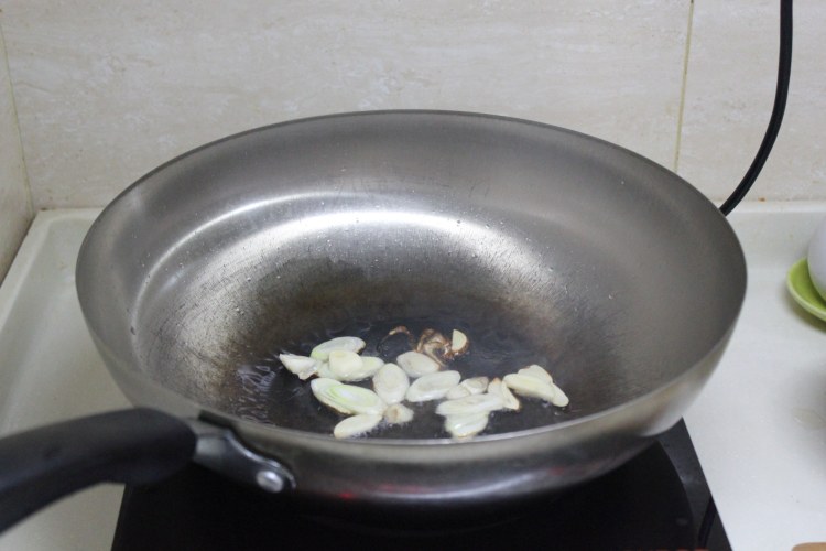 香菇鸭血步骤4