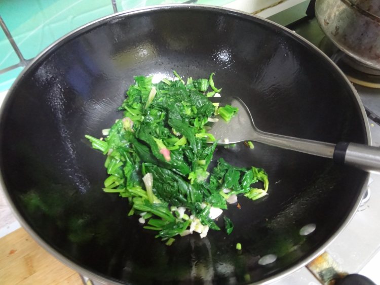 素炒菠菜步骤4