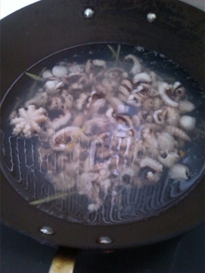 葱爆八爪鱼步骤7
