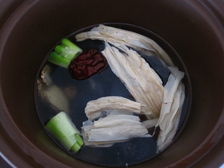 清炖乌鸡汤步骤6