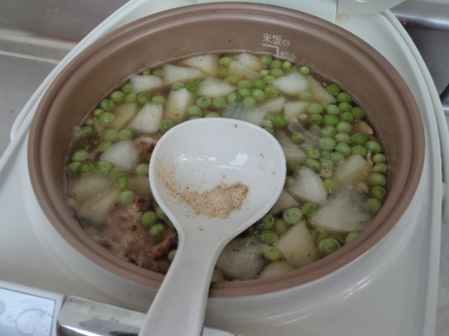 豌豆鸭骨萝卜汤步骤10