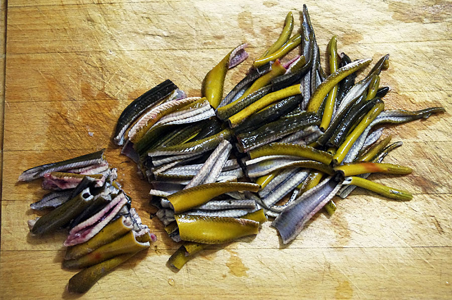蒜香鳝鱼丝炒茭白丝步骤3