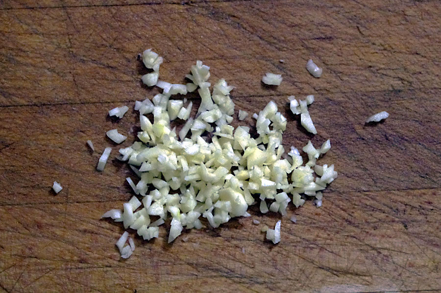 蒜香鳝鱼丝炒茭白丝步骤5