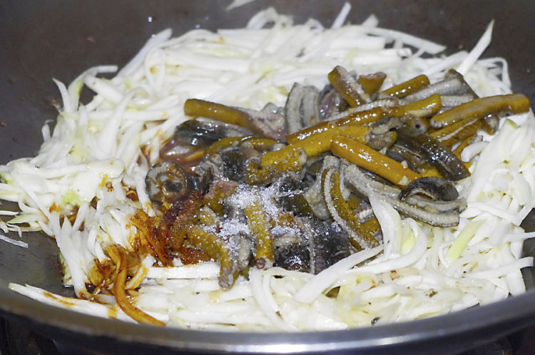 蒜香鳝鱼丝炒茭白丝步骤17