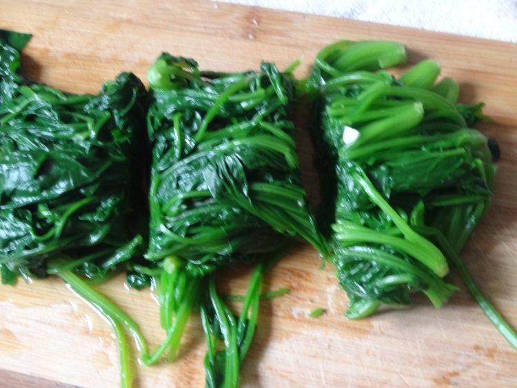 蒜泥菠菜步骤7