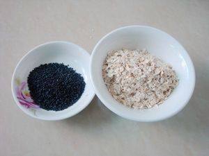 燕麦黑芝麻豆浆步骤2