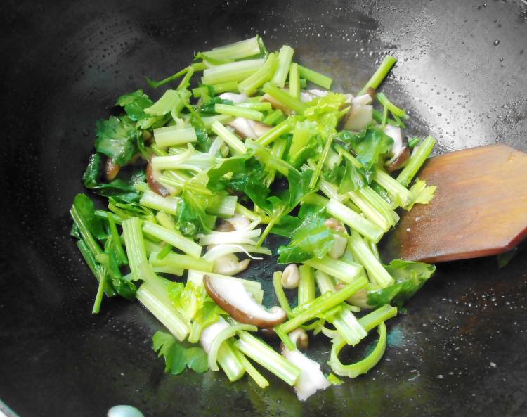 芹菜红枣瘦肉汤步骤5