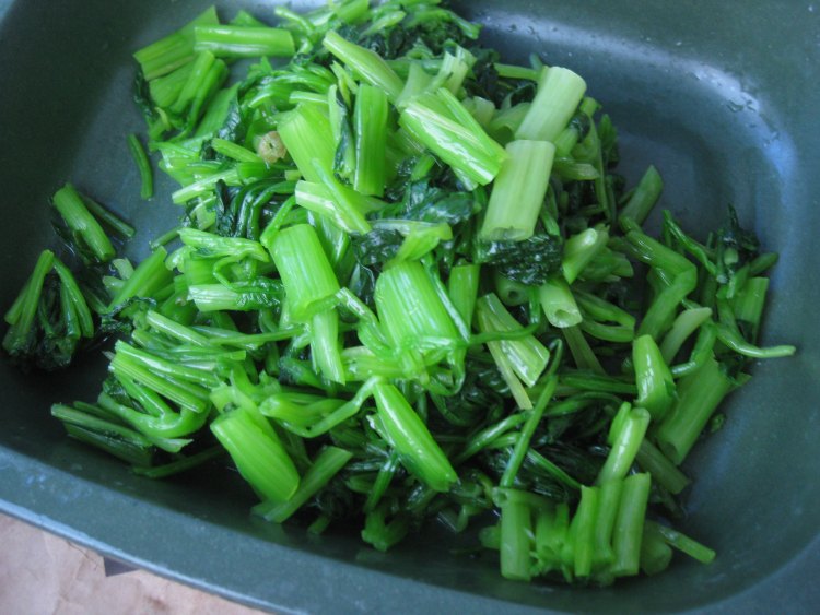 香肠炒菠菜步骤5