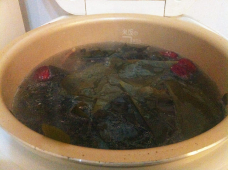红枣排骨汤步骤4