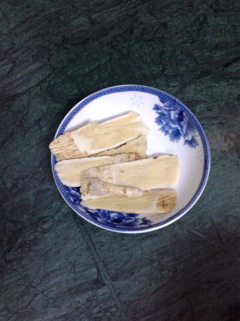 北芪红枣炖鸡蛋步骤1