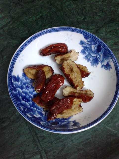 北芪红枣炖鸡蛋步骤2