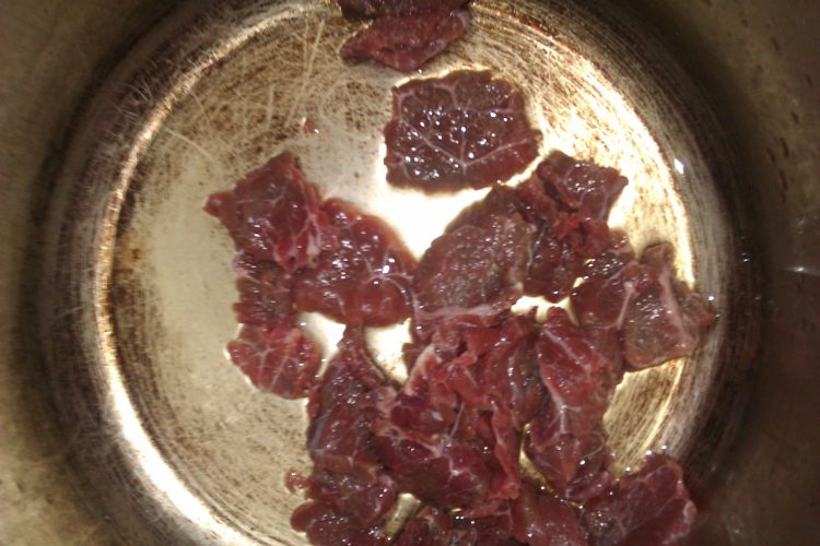 木耳牛肉汤步骤2