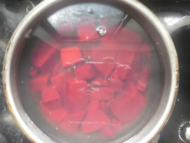 泡酸菜炒鸡血旺步骤1