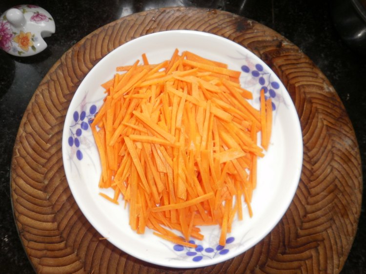 芹菜炒血旺步骤4