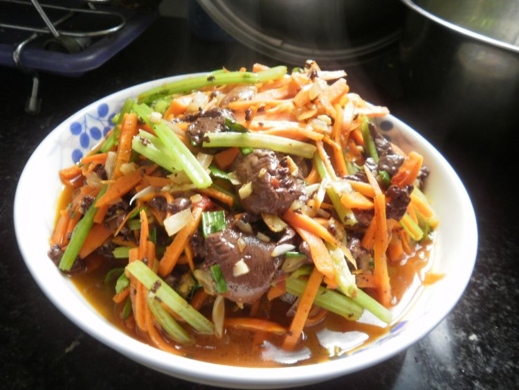 芹菜炒血旺步骤13
