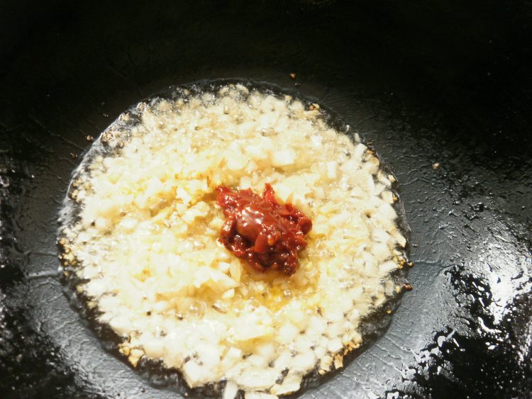 芹菜炒血旺步骤10