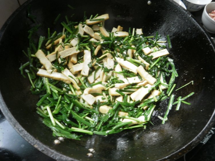 韭菜炒豆干步骤5