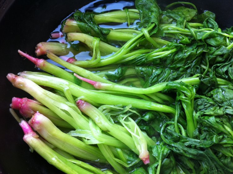 蔬菜鸡蛋虾皮菜盒子步骤3