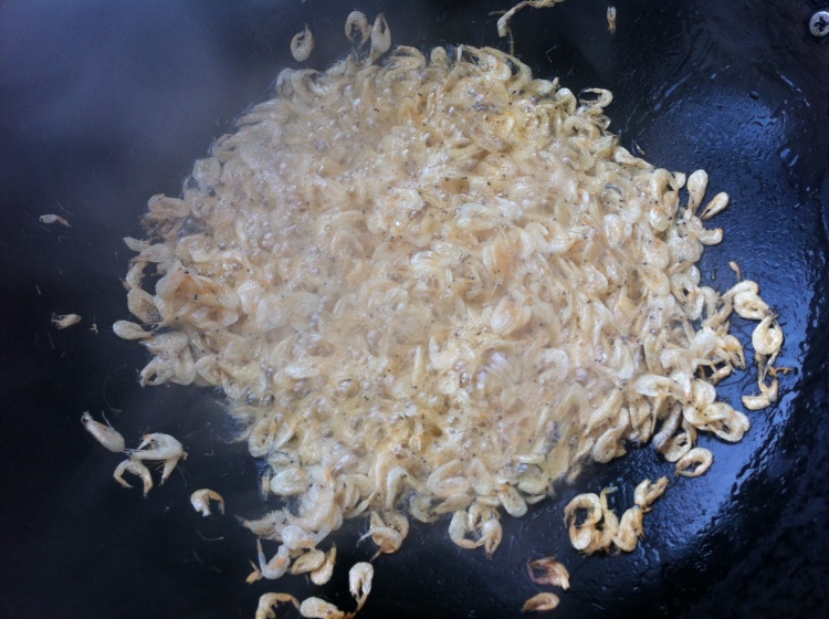 蔬菜鸡蛋虾皮菜盒子步骤5