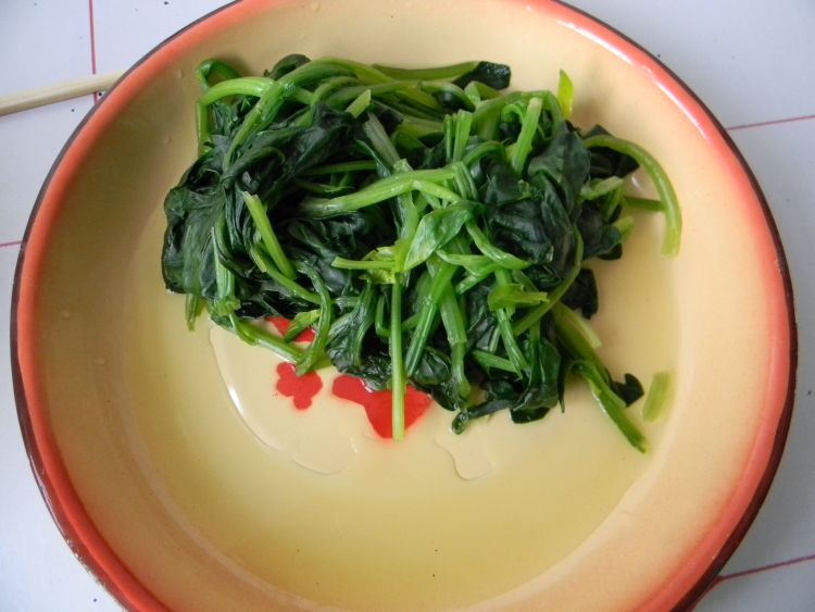 葱香菠菜拌粉条步骤3