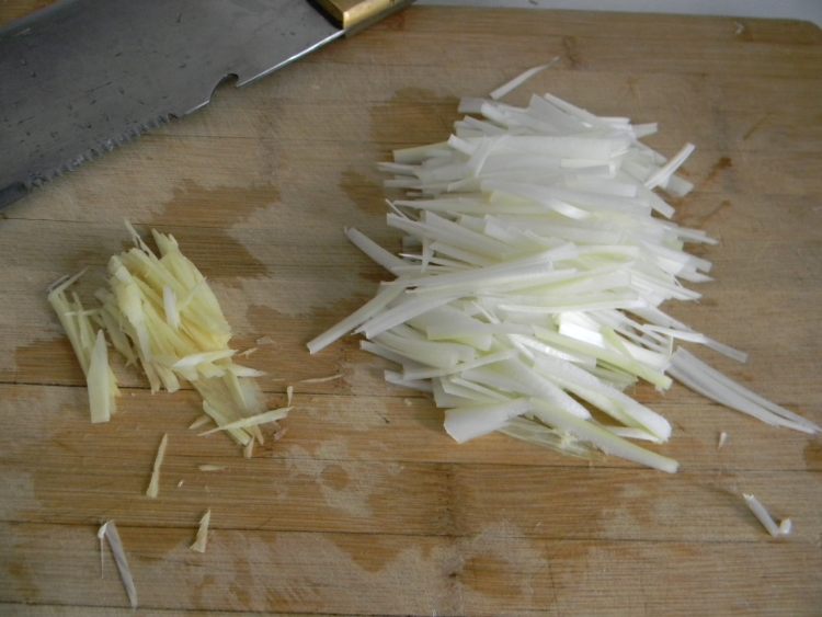葱香菠菜拌粉条步骤4