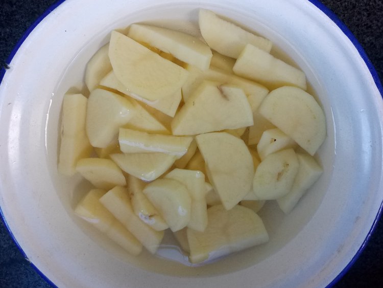 洋葱番茄烩土豆步骤1