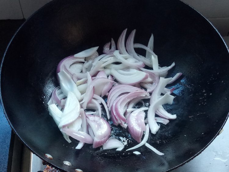洋葱番茄烩土豆步骤4