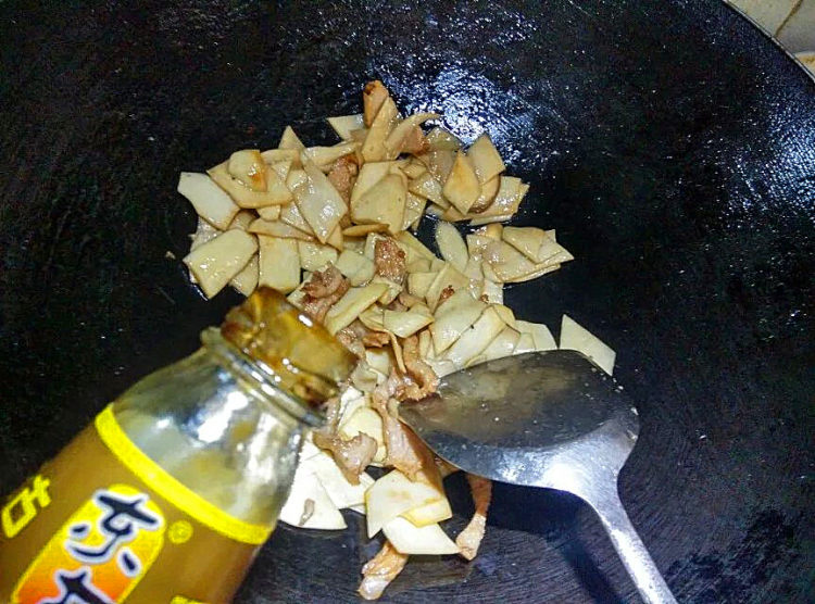里脊肉炒杏鲍菇步骤7