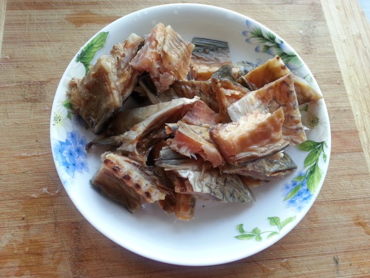 腊鱼烧茄子步骤2