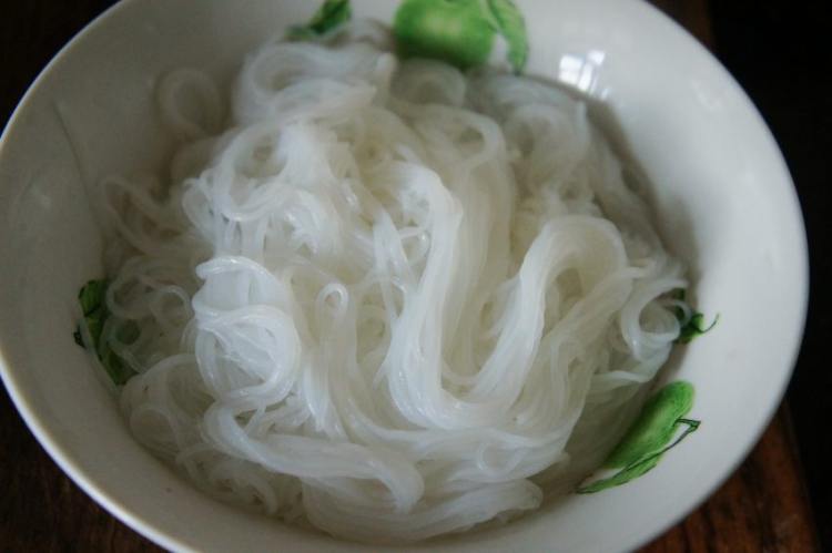 【手工美食】凉拌黄花步骤1