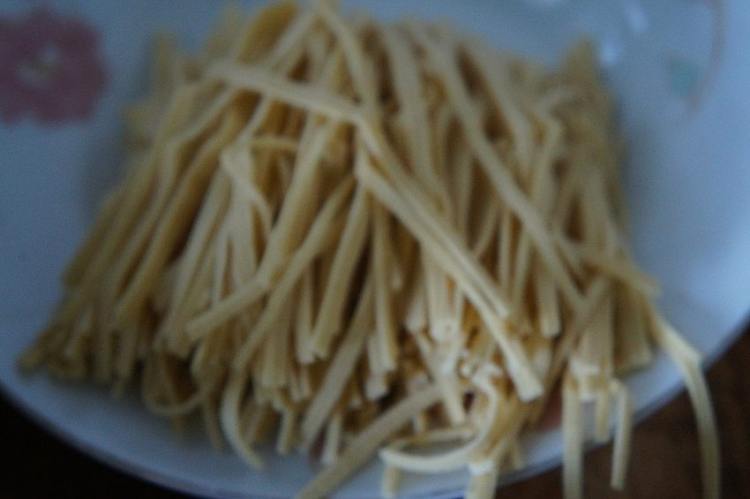 【手工美食】凉拌黄花步骤4