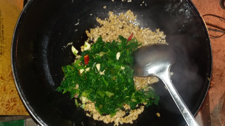 肉末菠菜步骤8