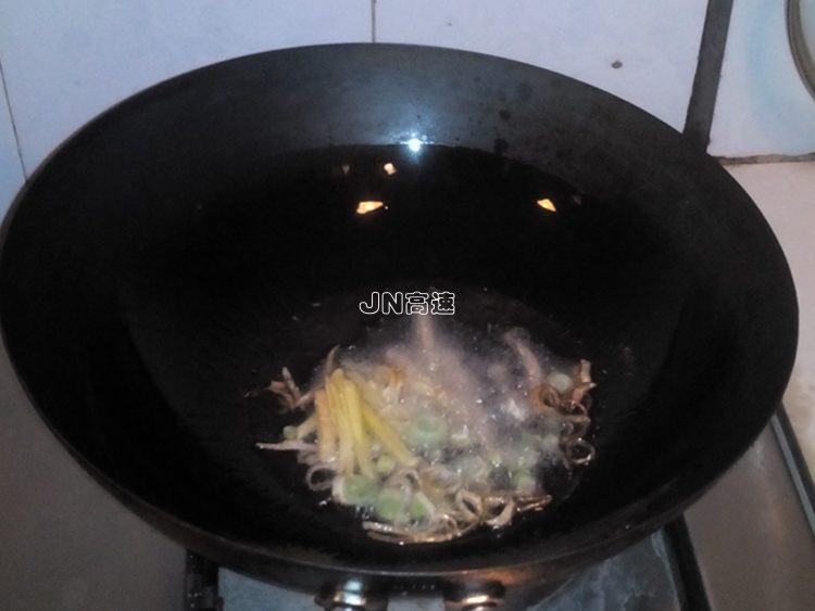 干煸青豆芽步骤3